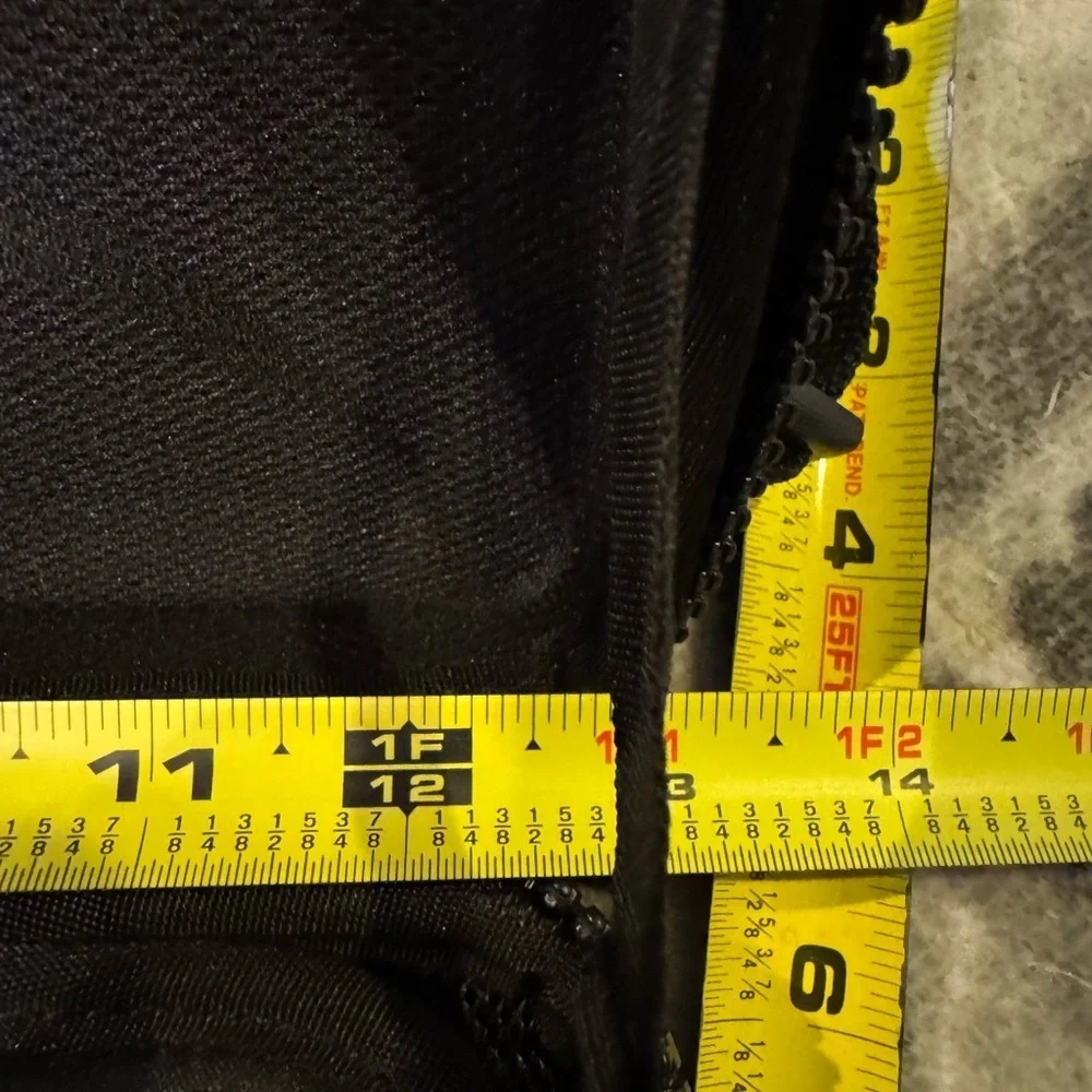 Thule Black Protective Case Gauntlet 4